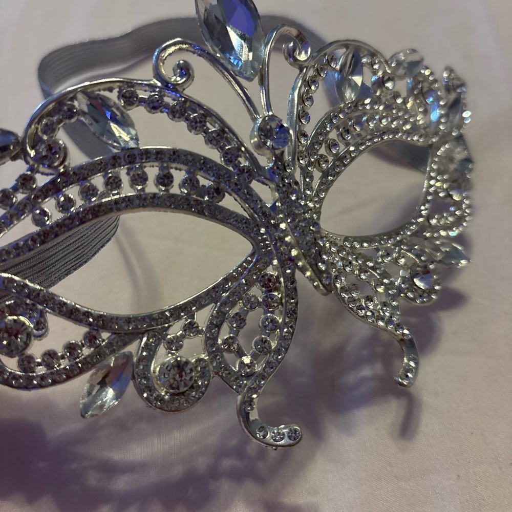 Silver Rhinestone Masquerade Mask - Picture 3 of 4